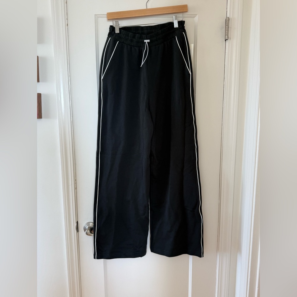 Outdoor Voices BNWT sweat pants size small